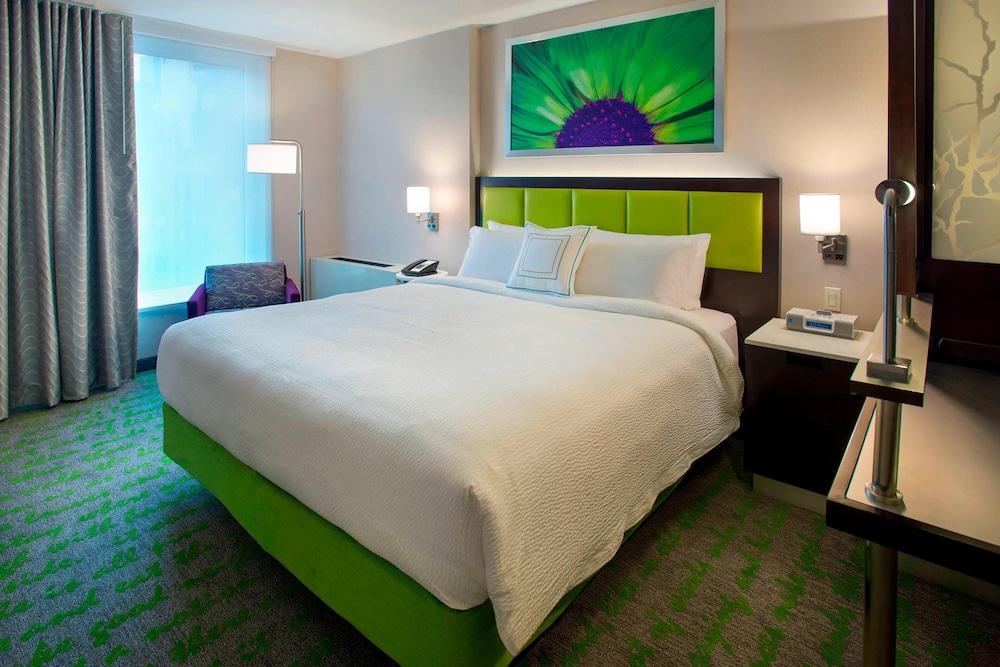 SpringHill Suites by Marriott New York Midtown Manhattan - Room