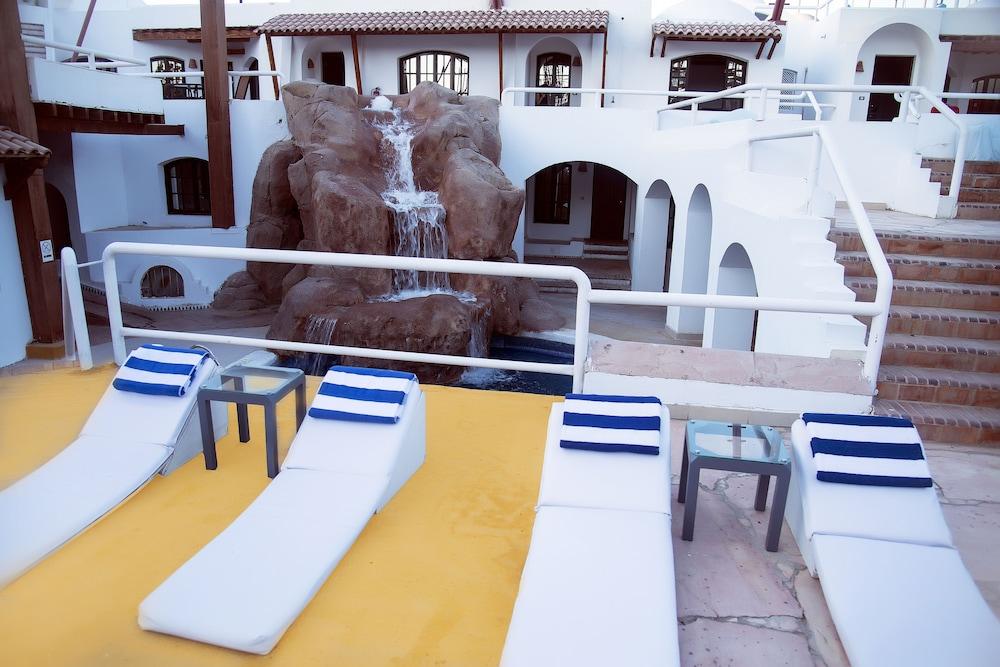 El Pacha Suites Sharm - Sanafir Hotel - Terrace/Patio