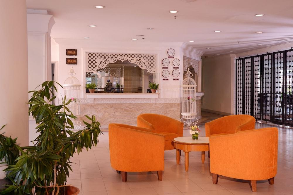 Bella Vista Express Hotel Langkawi - Lobby Sitting Area