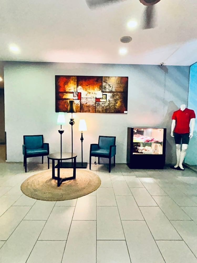 Cenang Plaza Beach Hotel - Lobby Sitting Area