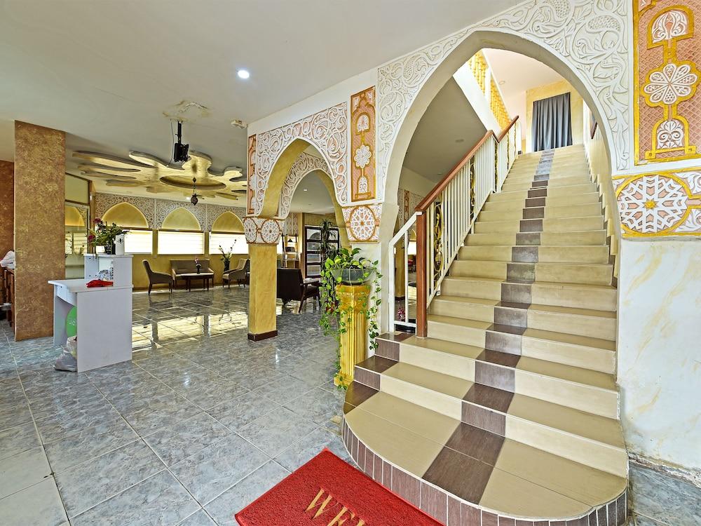 Capital O 90661 Luxor Empire Hotel - Lobby