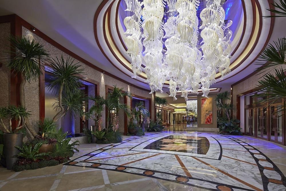 Solaire Resort Entertainment City - Lobby