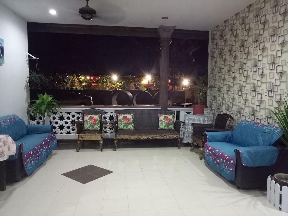 Langkawi Western Motel - Lobby Sitting Area
