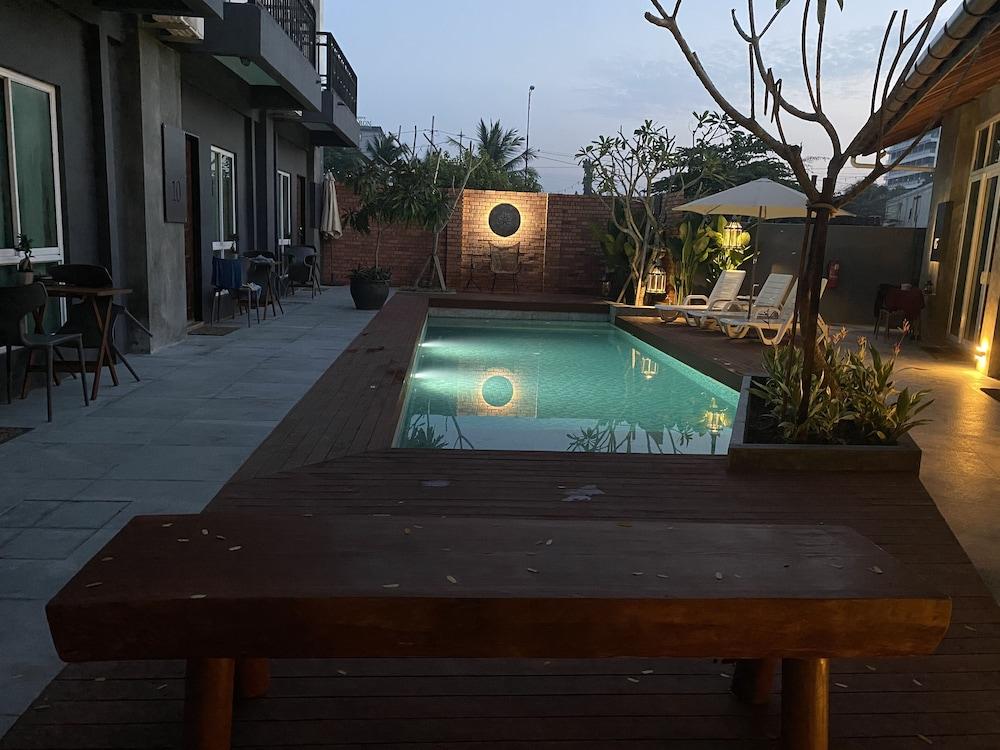 Arch Studio Cenang - Outdoor Pool