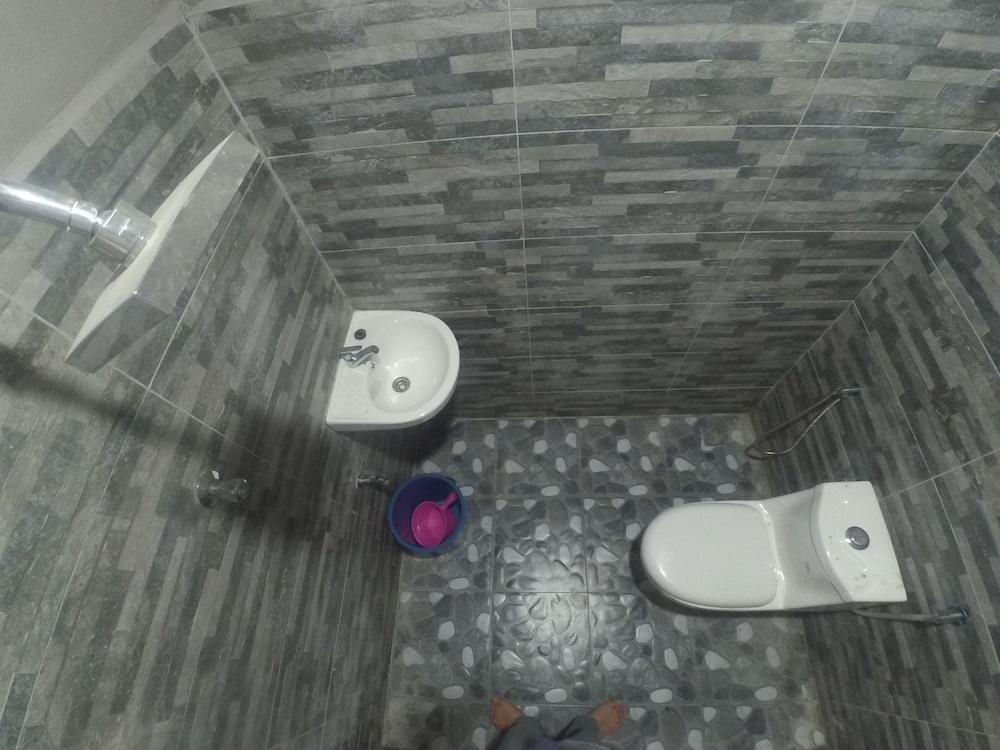 Padi Cottage - Bathroom Shower
