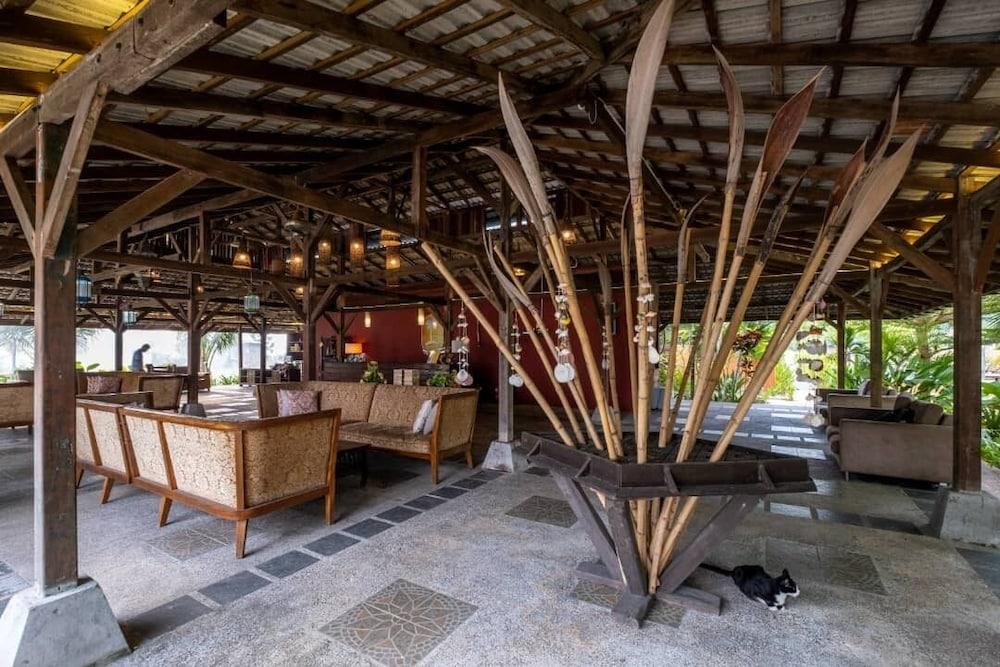 Coconut Beach Villa Langkawi - Lobby Sitting Area