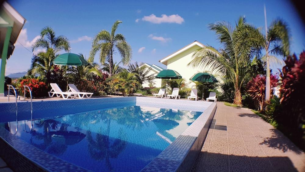 Casa Cenang Resort Tok Bidin Langkawi - Outdoor Pool