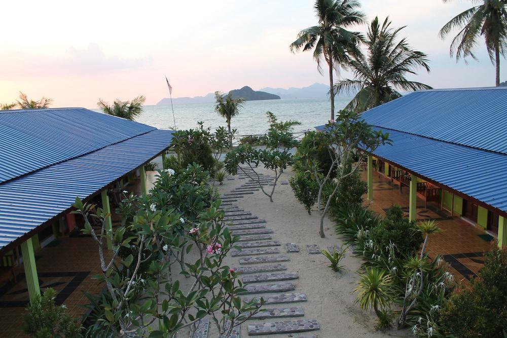 Tanjung Puteri Motel - Exterior