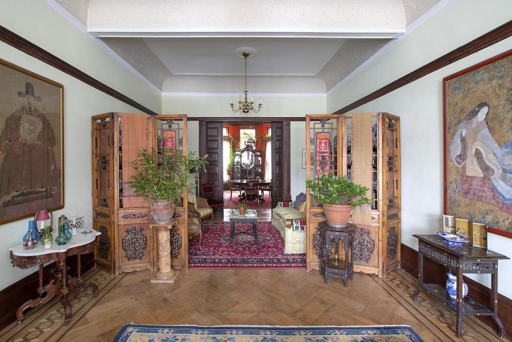Suites in a Manhattan Mansion - Interior Detail