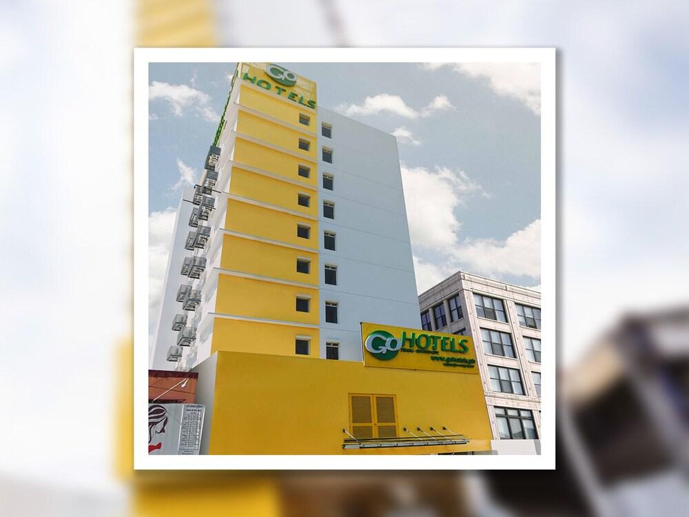 Go Hotels Timog - Featured Image