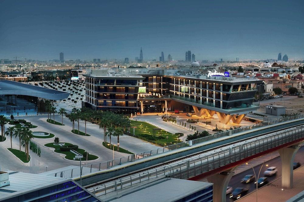 فندق راديسون بلو، مركز الرياض للمؤتمرات والمعارض - Exterior