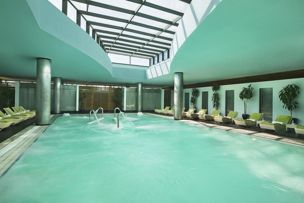Hilton Kuwait Resort - Pool
