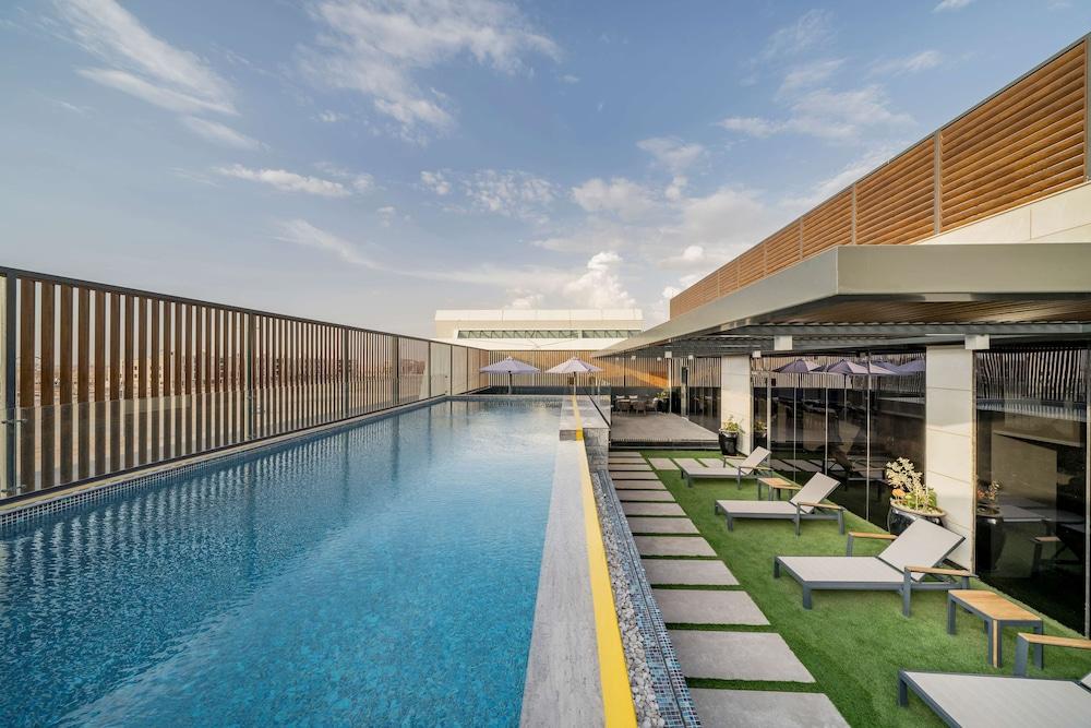 فندق راديسون بلو الرياض قرطبة - Pool