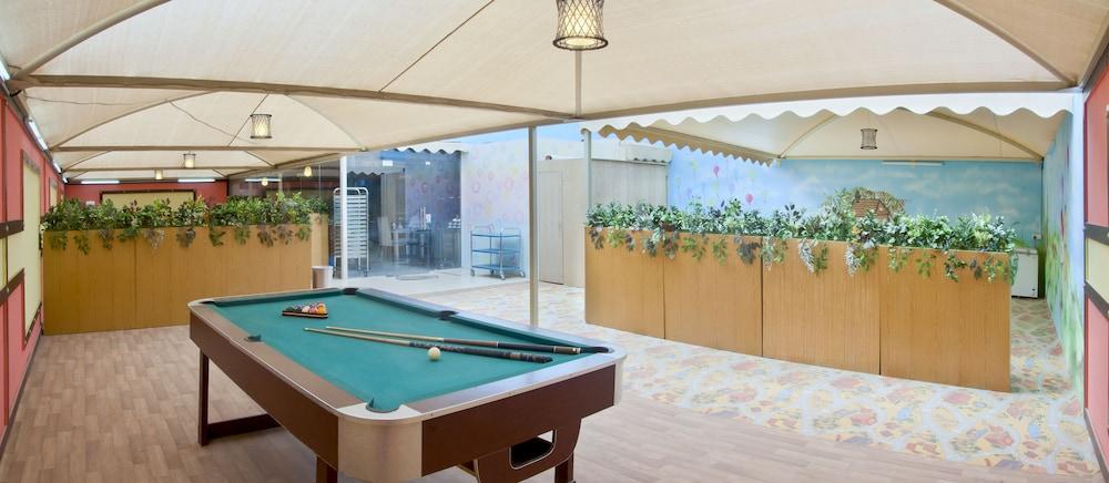 الفرحان للأجنحة الفندقية - الرياض (حي السلام) - Billiards