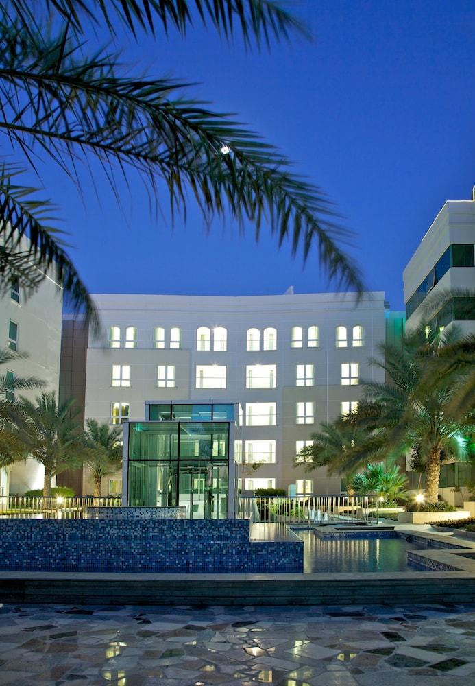 Millennium Executive Apartments Muscat - Outdoor Pool