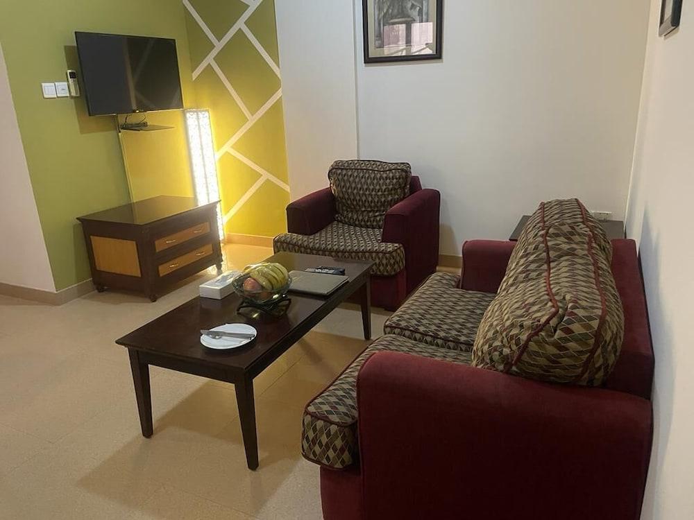 Wanasa Continental Hotel - Living Area