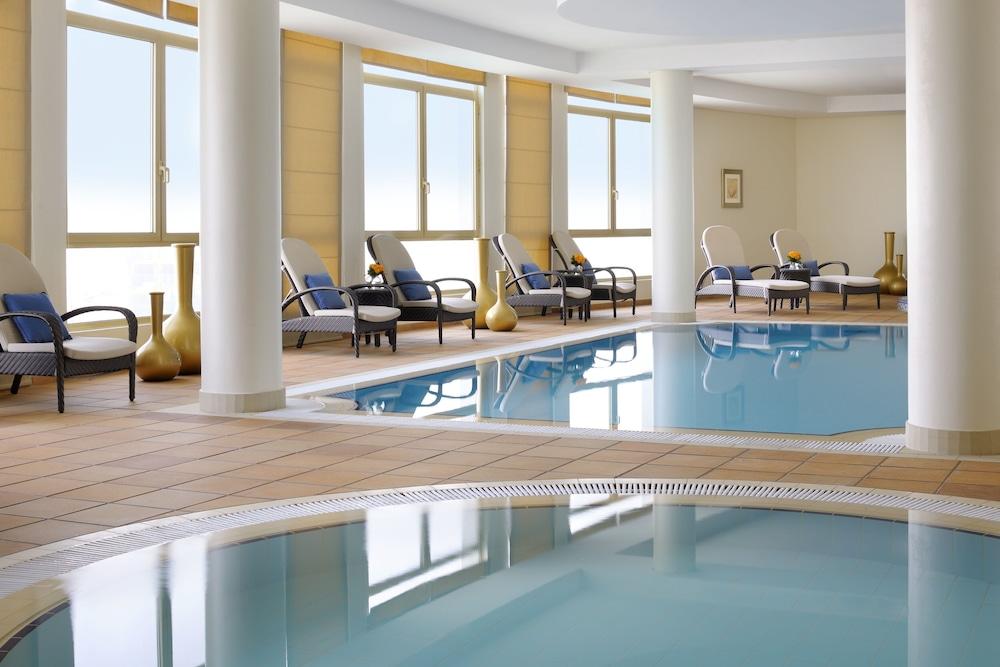 فندق ومركز مؤتمرات ماريوت إكزيكيوتيف أبارتمنتس، الرياض - Indoor Pool