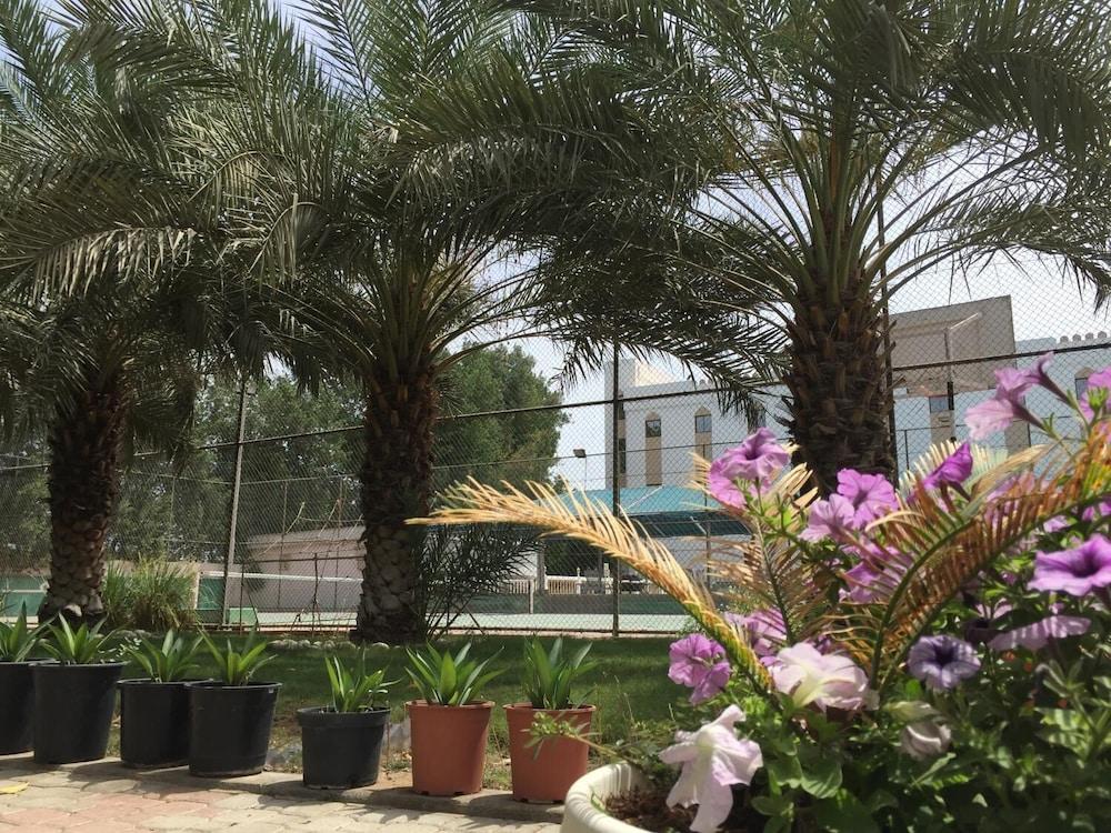 Hotel Al Madinah Holiday - Property Grounds