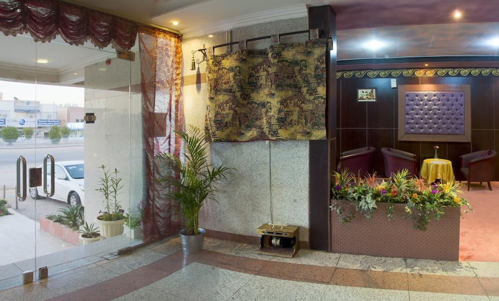 الفرحان للأجنحة الفندقية - الفيحاء - Interior Entrance